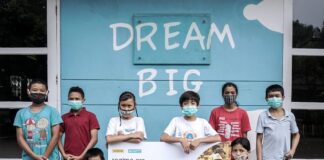 realme Bagikan realme C20 Melalui SOS Children’s Villages Indonesia