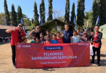 Telkomsel Salurkan Bantuan dan Jaga Konektivitas Warga Terdampak Gempa Flores